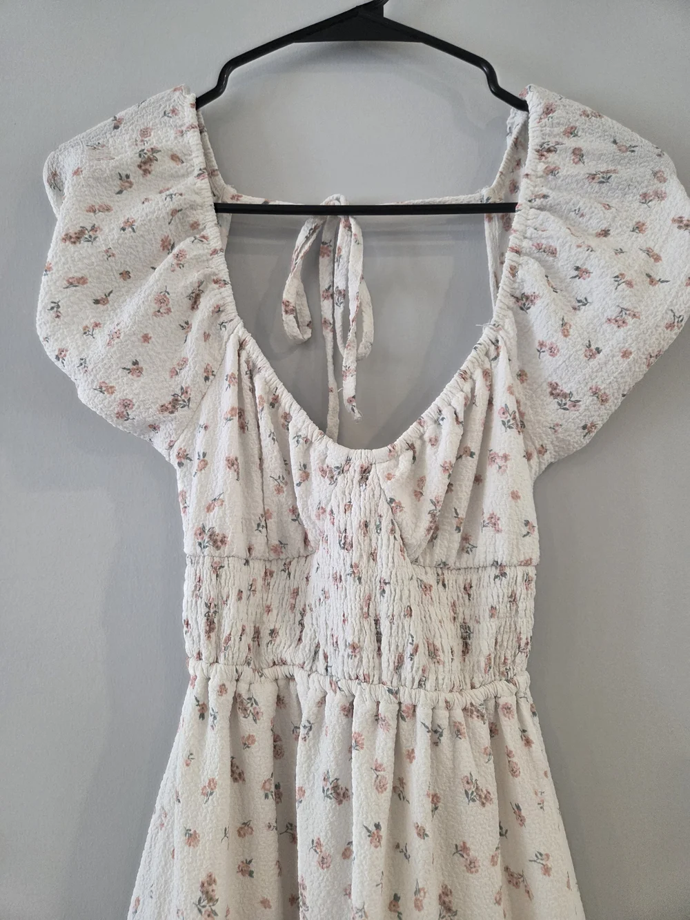 Dainty Floral Tiered Cream Maxi Dress with Puff Sleeves - Picture 2 of 5
